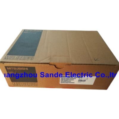 محرك سيرفو جديد من ميتسوبيشي MR-J2S-200A شحن سريع MRJ2S200A MR-J2S-200A متوفر في المخزون