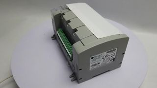 Allen-Bradley 2080-L50E-24QWB Micro850 24 I/O EtherNet/IP PLC عرض وحدة التحكم المستقلة