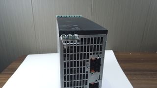 محرك ثنائي المحور بقوة 2 × 5 أمبير